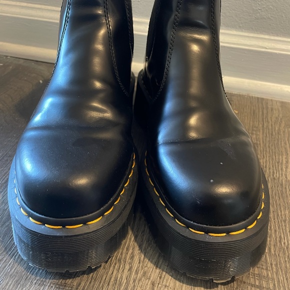 Dr Martens 2976 Smooth Leather Platform Chelsea Boots Men’s main image 11